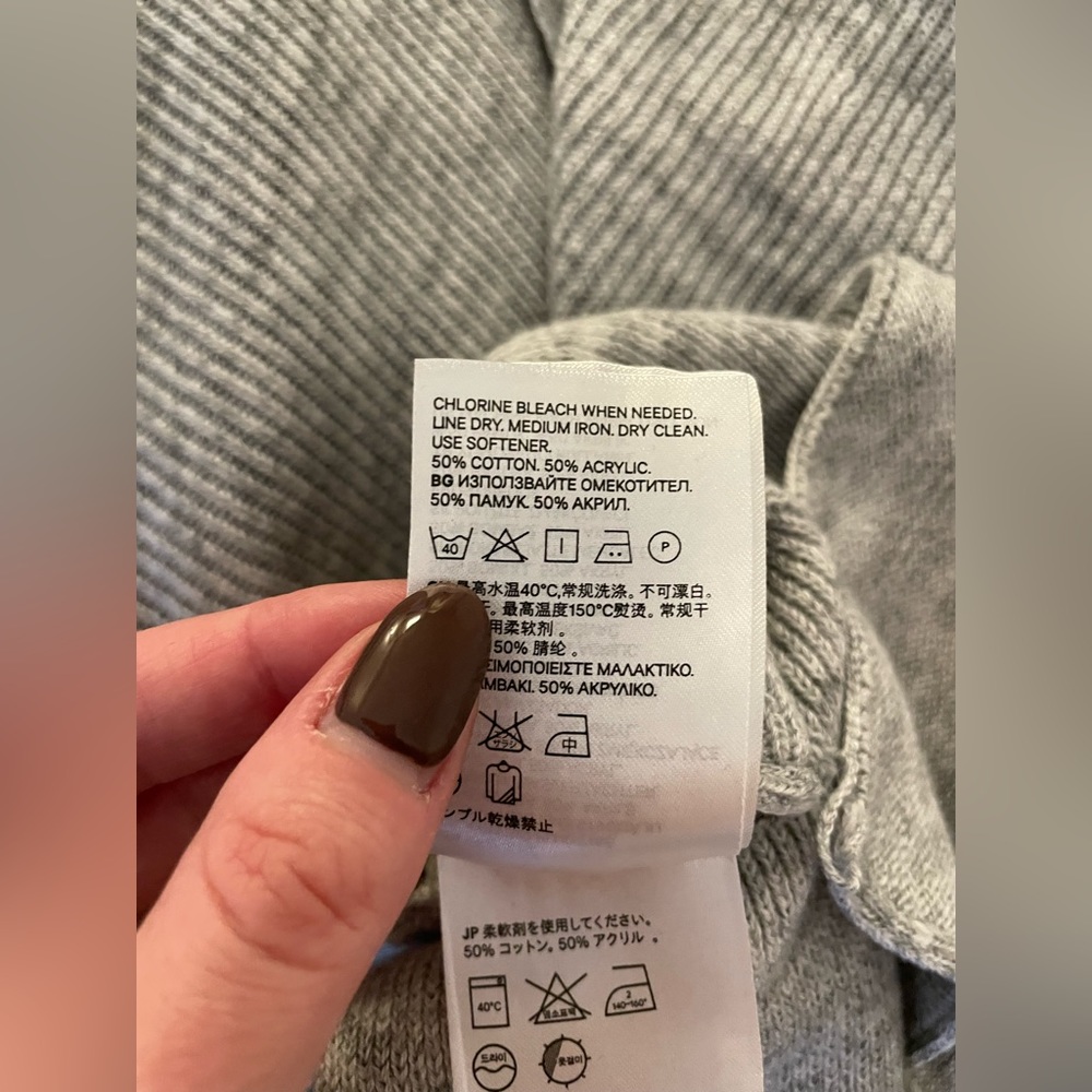 H&M Basic Grey Cardigan Size M/L - Picture 5 of 5